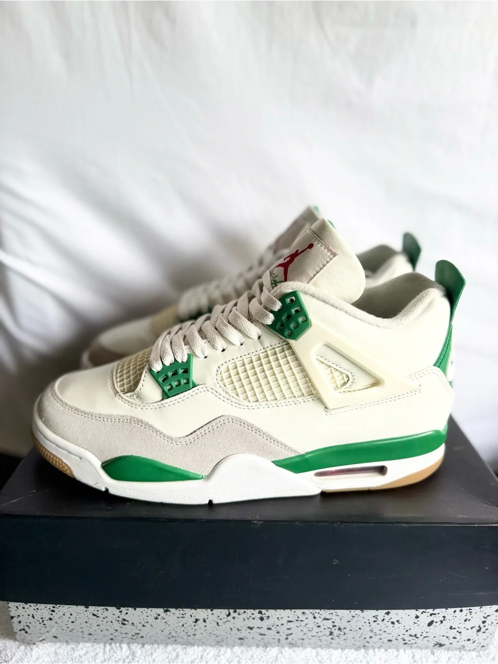 AUTHENTIC Jordan 4 Retro SB Pine Green size 10 DR5415-103 2022 VNDS